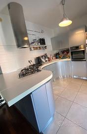 Cucina marca ARAN - angolare 310x190 color argento