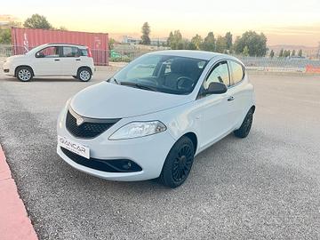 Lancia Ypsilon 1.0 FireFly 5 porte S&S Hybrid Ecoc