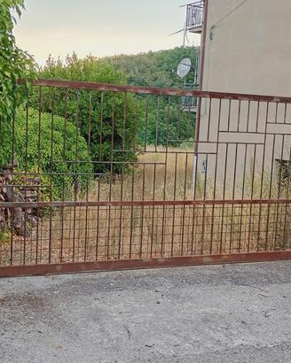 Immobile compreso di garage