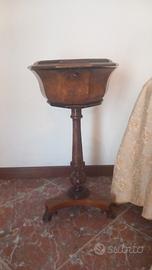 tavolino da ricamo antico