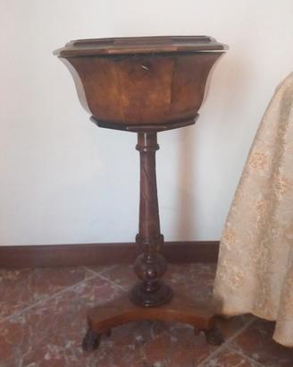 tavolino da ricamo antico