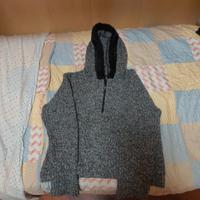 maglione con cerniera e cappuccio con pelo