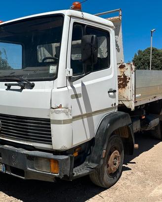 autocarro Mercedes 814
