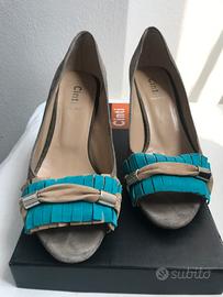 Scarpa decoltè con tacco basso