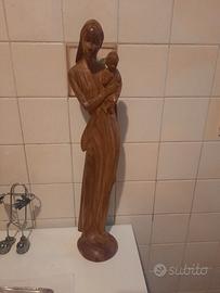 Statua in legno d'ulivo