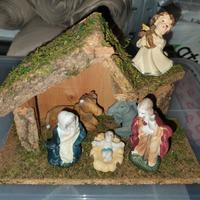 Presepe completo di 6 statuine e capanna in legno