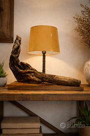 Lampada scultorea in tronco naturale di fiume