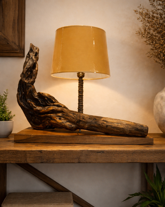 Lampada scultorea in tronco naturale di fiume