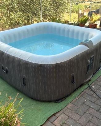 Piscina SPA Idromassaggio 4 Posti – Acqua 40 GRADI