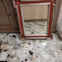 SPECCHIO CON RIFINITURA IN ROSSO