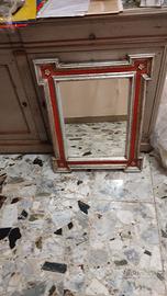 SPECCHIO CON RIFINITURA IN ROSSO