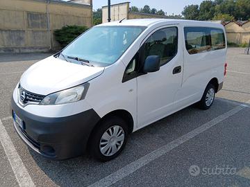 nissan nv200