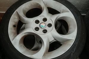 Cerchi e gomme 215/45 r17