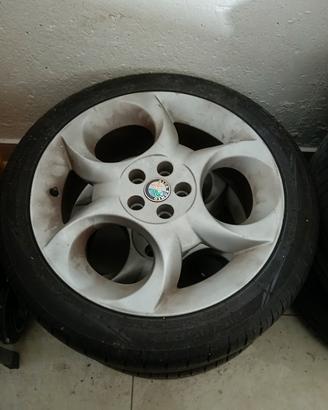 Cerchi e gomme 215/45 r17