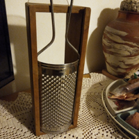 Grattugia in legno d ulivo