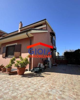 Villa di 220 m² con 4 locali a Mondragone