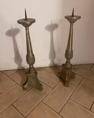 Coppia di candellieri antichi da altare 63 cm