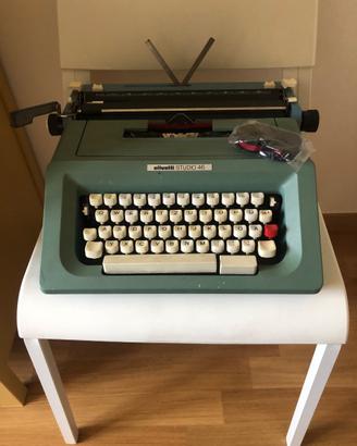 Macchina da scrivere vintage Olivetti Studio 46