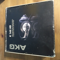 AKG HD k142