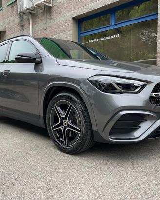 MERCEDES-BENZ GLA 180 D PREMIUM PLUS UNIPROPRIET