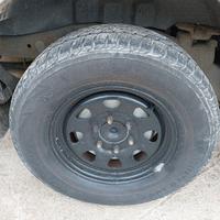 cerchi con gomme termiche 235 70 16  fuoristrad