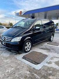 Mini van Mercedes Viano