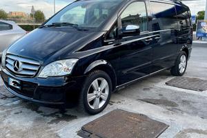 Mini van Mercedes Viano
