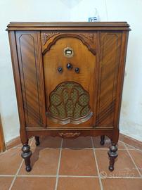 Radio  consolette Vignati Menotti anno 1032