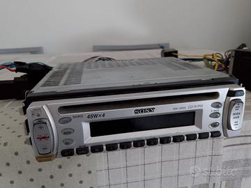 Rsdio x auto con lettore cd antico