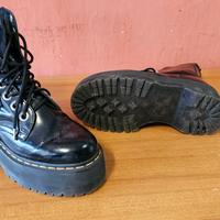 DR.MARTENS