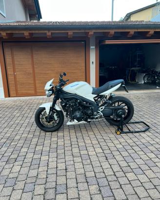 triumph speed triple