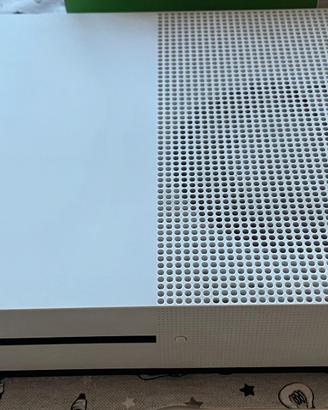 Xbox One S 500 GB + 21 videogiochi + joystick