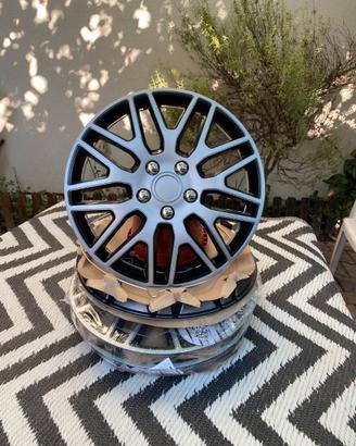 Copricerchi Auto da 14" in plastica.