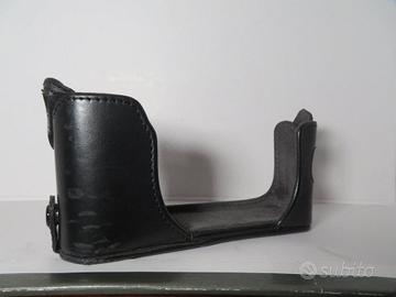 Mezza Custodia (Half Case) in Pelle Nera per Fotoc