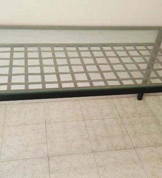 Tavolo moderno in ferro e vetro