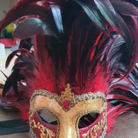 Maschera veneziana con piume