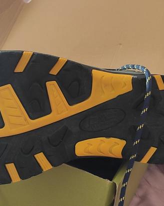 Scarpone trekking cmp
