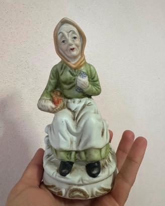 Statuina vintage in ceramica