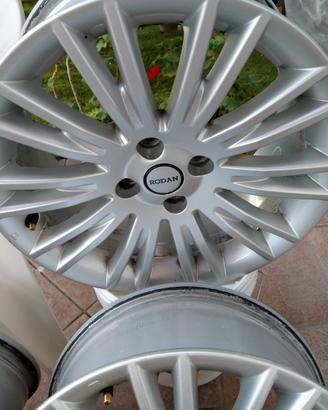 Cerchi in lega 205/55 R16