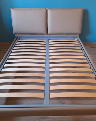 Letto matrimoniale imbottito - MAI USATO