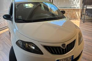 LANCIA YPSILON HYBRID