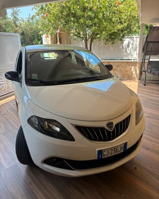 LANCIA YPSILON HYBRID