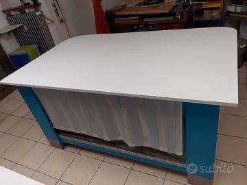 Tavolo da taglio per sartoria