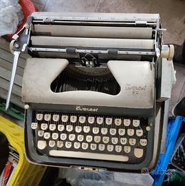 Macchina da scrivere Everest K2