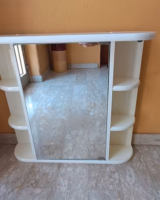 Specchiera