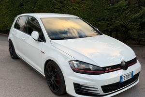 VW GOLF 7 GTI PERFORMANCE