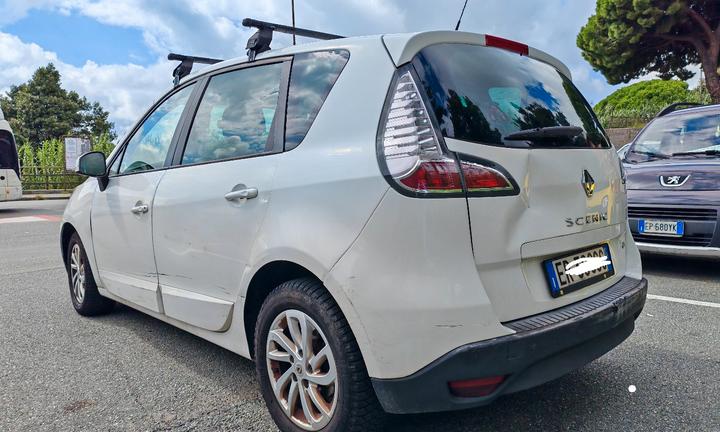 Renault scenic 2013 gasolio 1. 5 ok neopatentati 