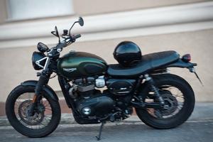 Triumph street scrambler 900