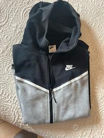 Nike tech nera e grigia taglia M
