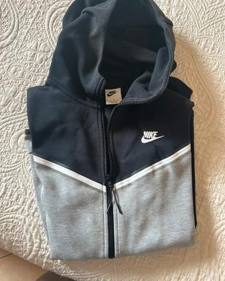 Nike tech nera e grigia taglia M